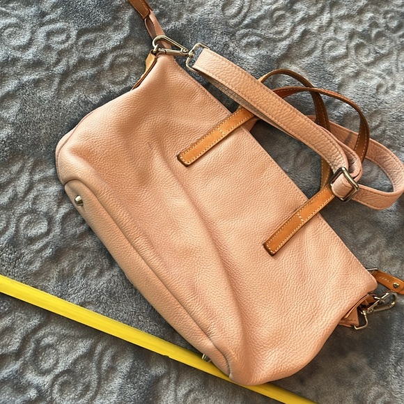 Gorgeous genuine leather Roots bag in light dusty pink - Picture 7 of 10